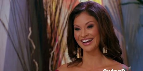 Miniatura de Sexy couples having group fun in reality show