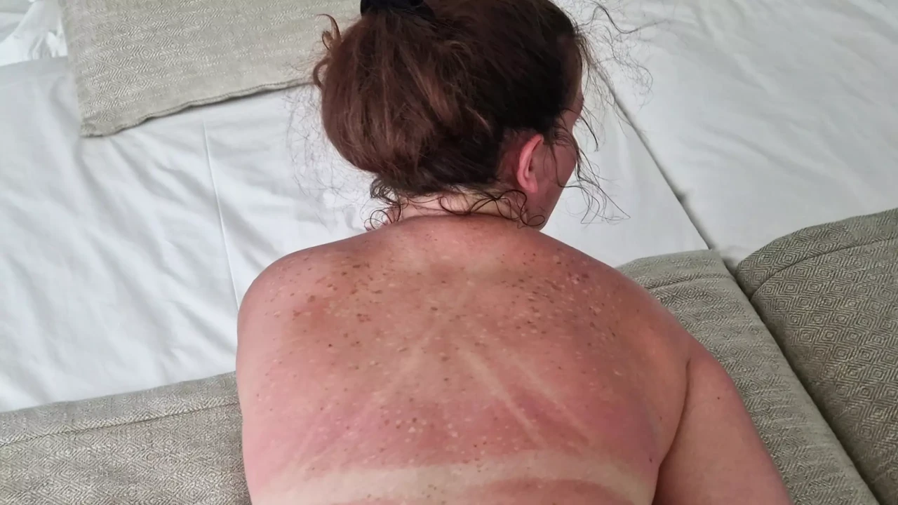 Miniatura de Sextape amateur casero sin cortar. Me folló el culo apretado mientras estaba de vacaciones en Portugal. Se sentía tan bien, fue tan profundo
