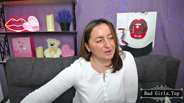 Miniatura de Webcam BBW Brunette Flaunts Natural Big Tits