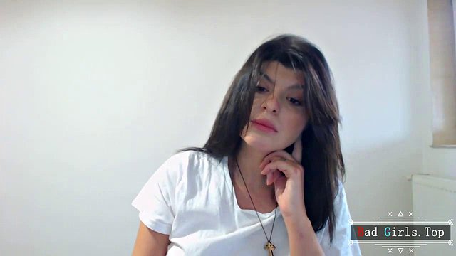 Miniatura de Brunette Skinny Webcam MILF Flaunts Big Natural Tits