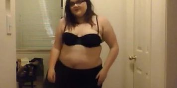 Miniatura de Chubby Chip Strips Down for Webcam